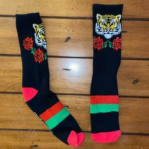 Steve Madden tiger and roses crew socks